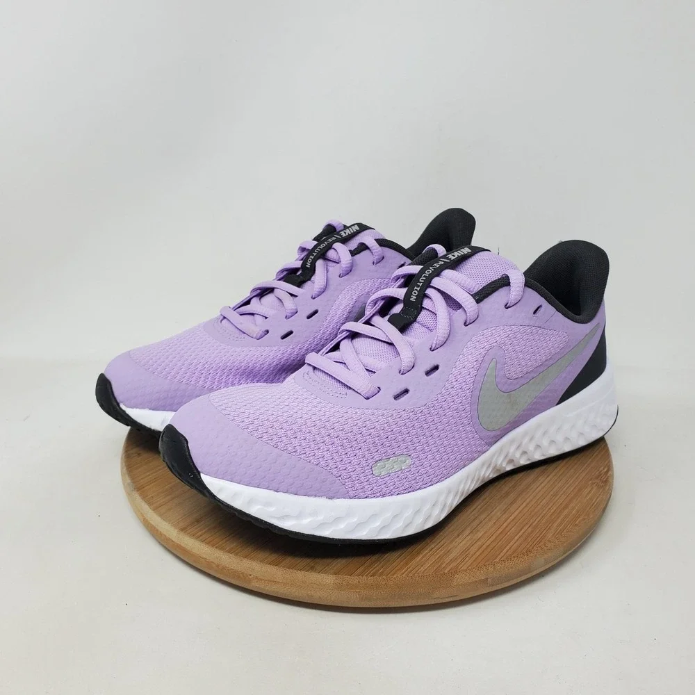 Nike Revolution 5 Shoes Kids 4 Purple Boys Girls Lace Up Low Sneaker GS